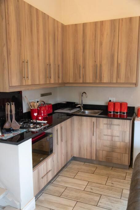 Wildheart Safari - Zesty Zebra Apartment Hoedspruit Exterior photo